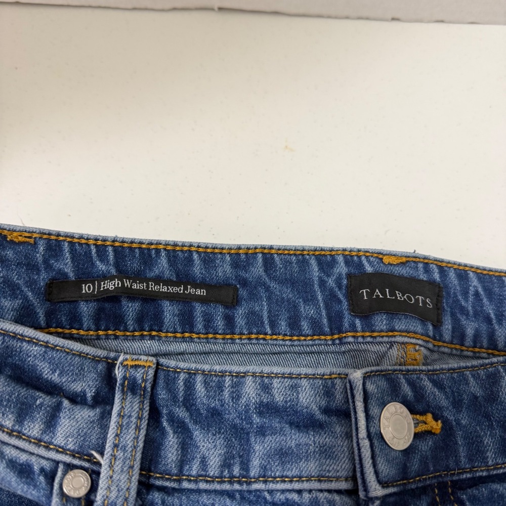 Talbots Women's High Waist Relaxed Jean Size 10 Palisade Wash Blue Denim - Picture 3 of 9